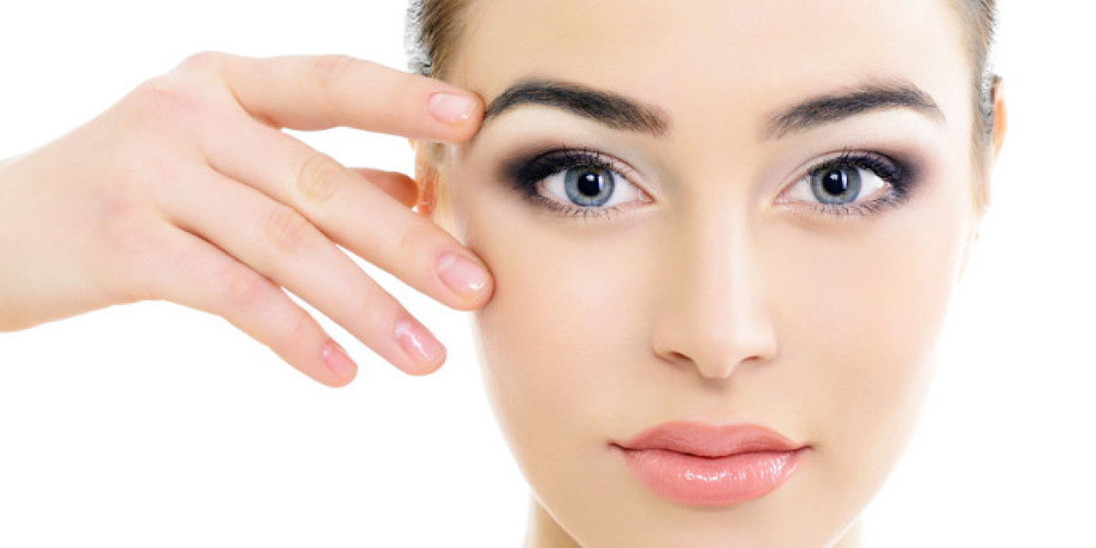 Eyelid Surgery: Enhancing Aesthetics and Functionality